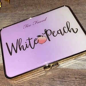 Too faced white peach palette